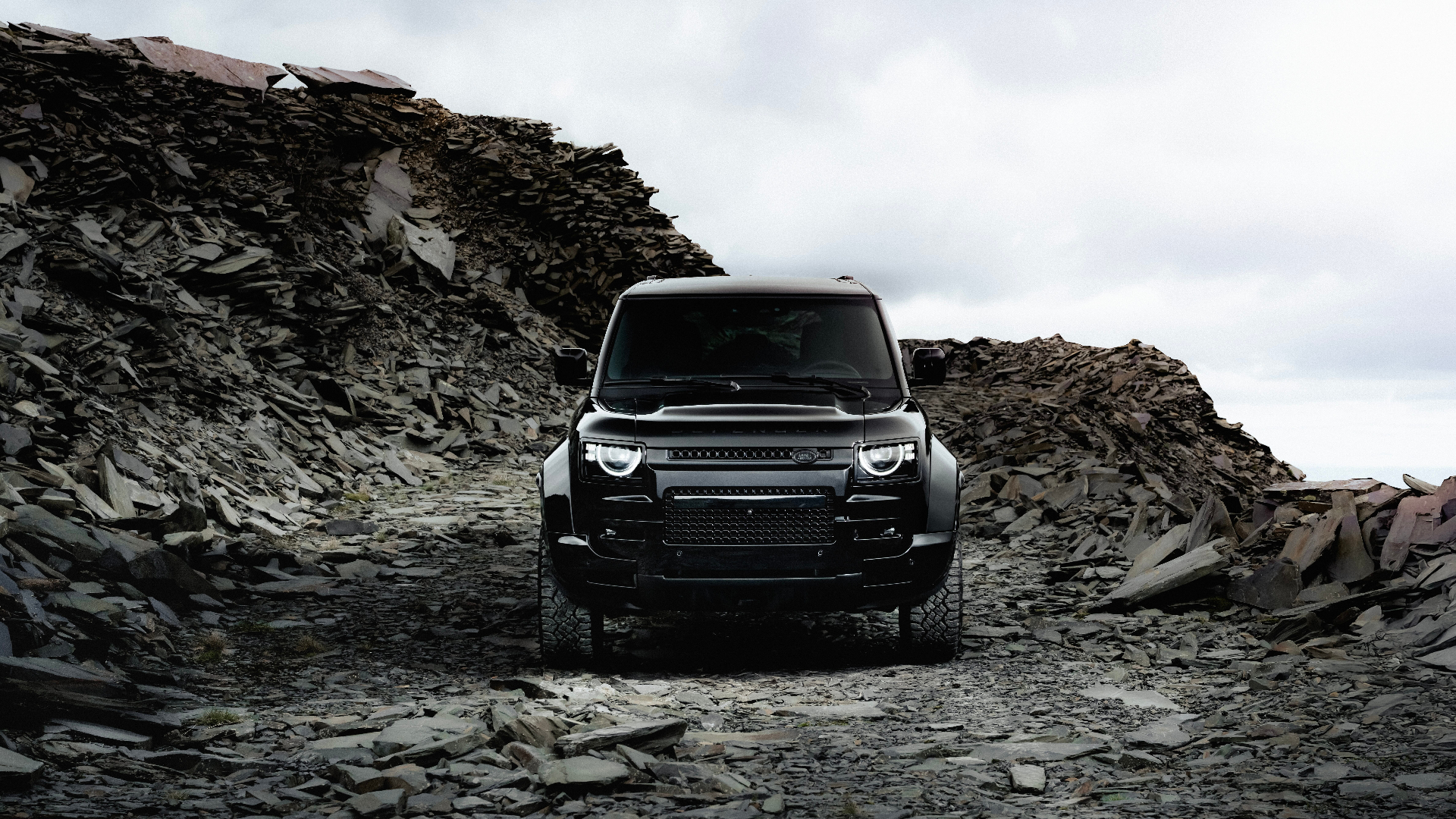 Defender OCTA 2026 — NTT Black Series conversion